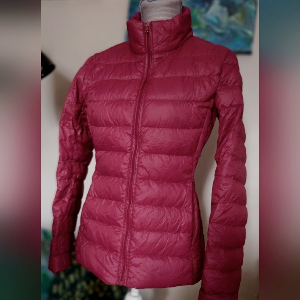 NWOT. ZShow packable Down jacket coat sz Small in Wine Red
